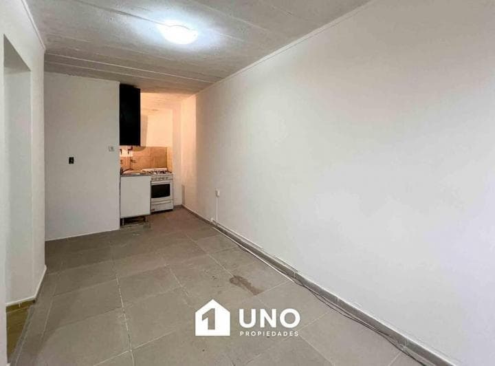 Monoambiente Interno con Patio y Quincho con Parrillero Cerca de La Siberia. - 3