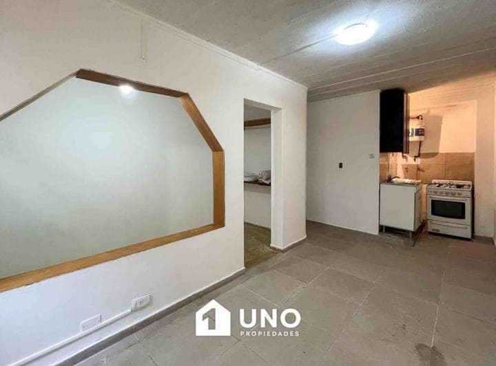 Monoambiente Interno con Patio y Quincho con Parrillero Cerca de La Siberia. - 2