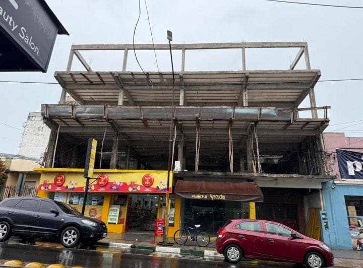 Propiedad a La Venta con Local, Viviendas y Estructura de Dos Plantas a Terminar - 4