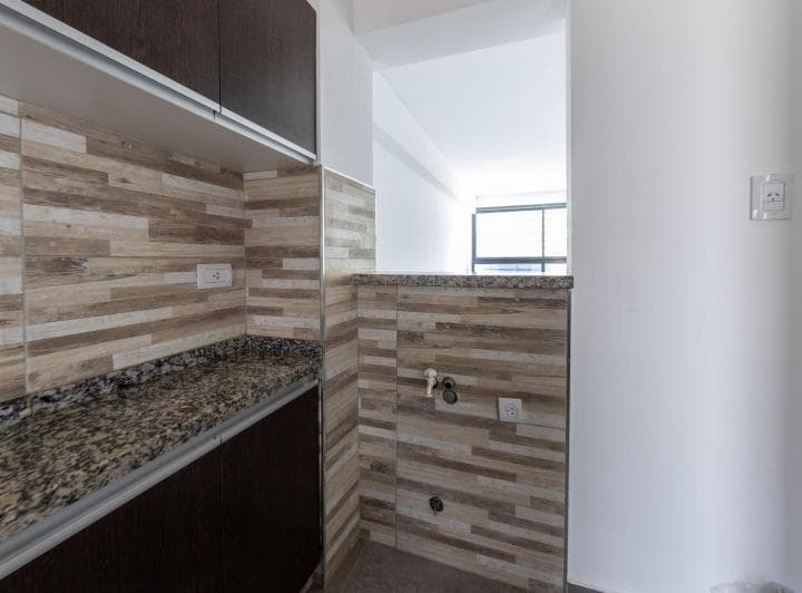 Venta - Departamento de un Dormitorio con Patio - Lourdes - 4