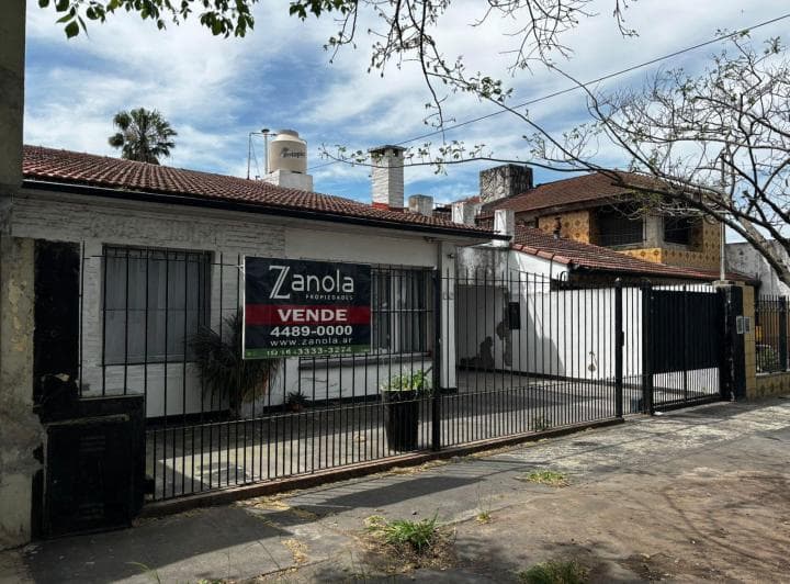 Casa 4 Ambientes en Castelar - 2