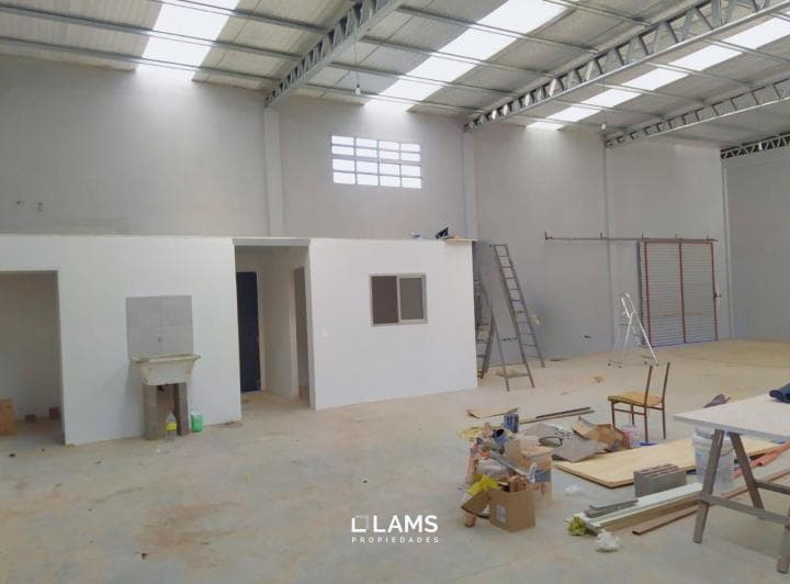 Galpón en Venta - Zona Regional - 2