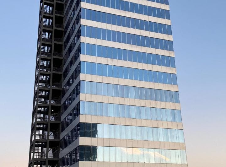 Alquiler Directo de Oficinas en El Estratégico Edificio Office Tower de Escobar - 5