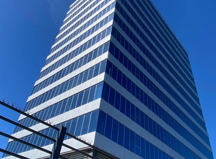 Alquiler Directo de Oficinas en El Estratégico Edificio Office Tower de Escobar - 3