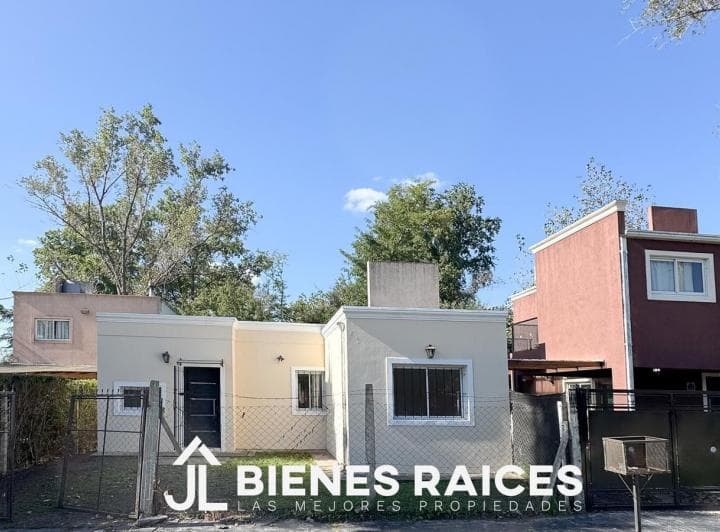 Casa en Venta en El Barrio Los Cardos Los Cardales - 2