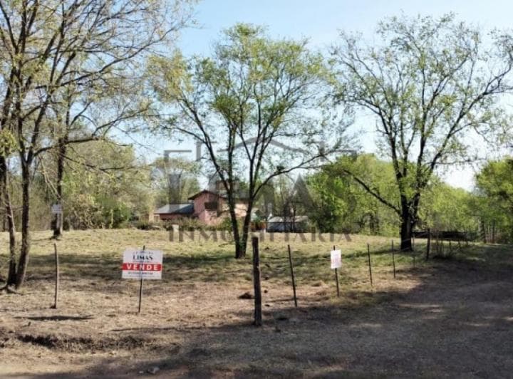 4 Terrenos a 1 Cuadra del Río, 1.944 m² Total. - 2