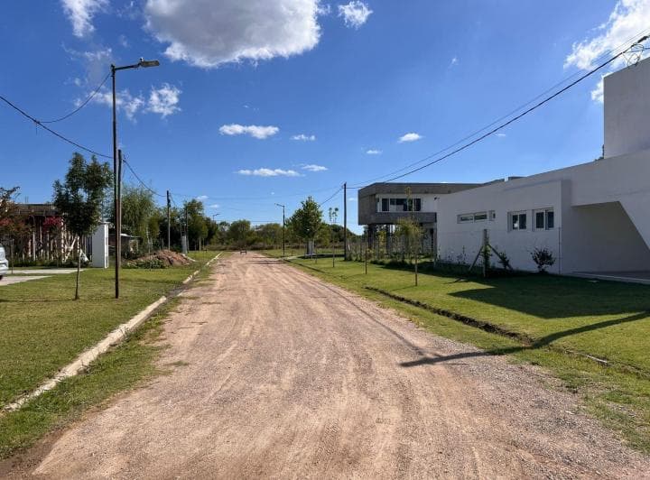 Barrio Don Guido 139 y 509, Lotes en Venta 655 m² - 2