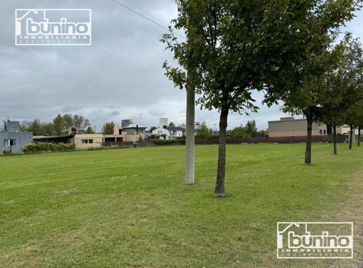 ¡Oportunidad! Terreno en Venta en "Las Casuarinas" Barrio Cerrado - Ibarlucea - 4