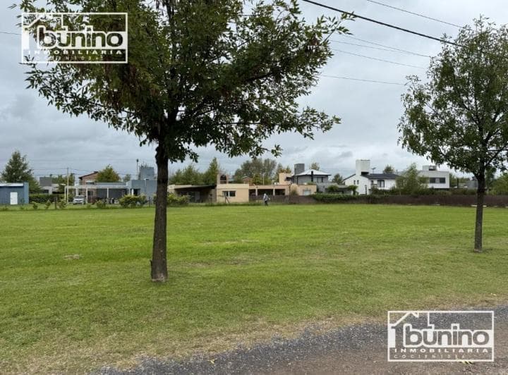 ¡Oportunidad! Terreno en Venta en "Las Casuarinas" Barrio Cerrado - Ibarlucea - 5