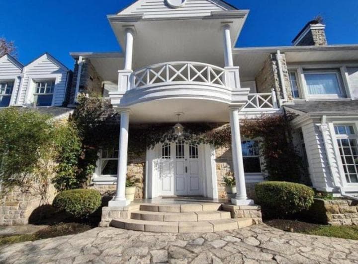 Excelente Residencia en Los Troncos - 2