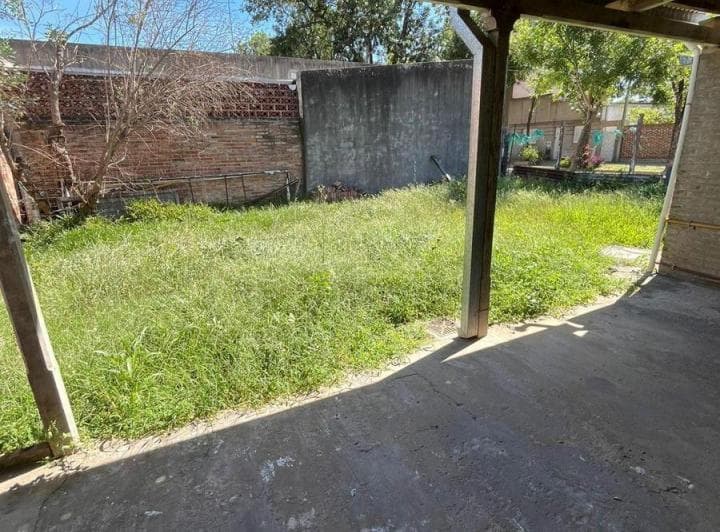 Casa Centrica en Esperanza Lopez y Planes 1781 - 5