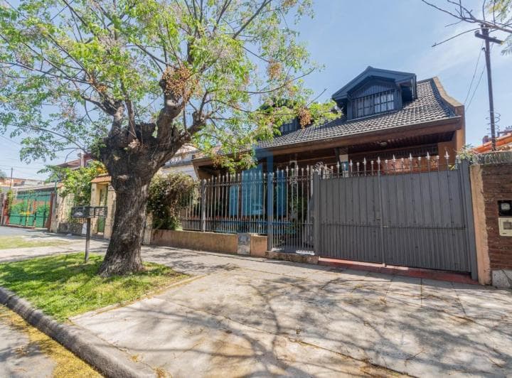 Venta Chalet 5 Ambientes con Cochera en Sarandi - 4