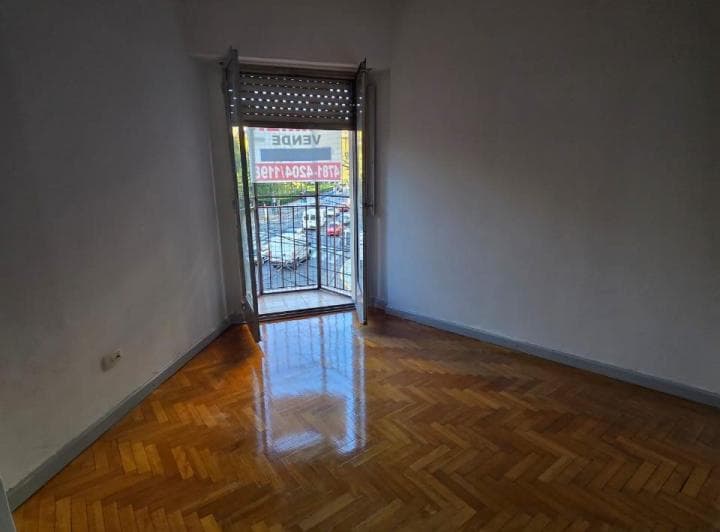 Cid Campeador Esquina 3 Ambientes Todo Frente con Balcon Impecable Oportunidad - 4