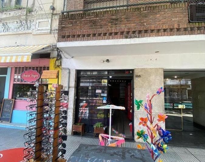 Local con Buena Renta 6% Kiosco + Comidas Al Paso - 2