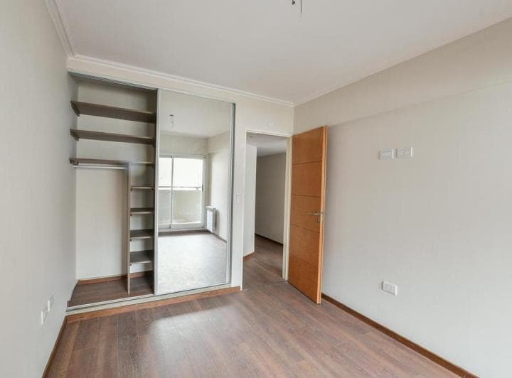 Departamento de 2 Dorm. Centro - 4