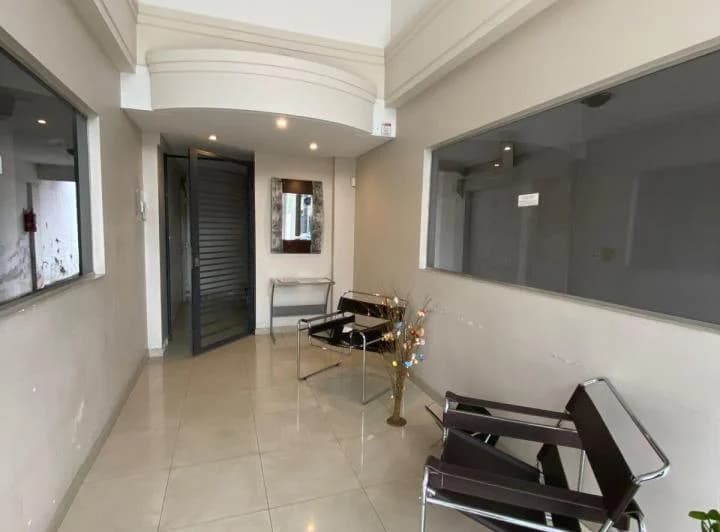 Venta Piso de 100 m², 4 Ambientes con Cochera y Balcones - 4