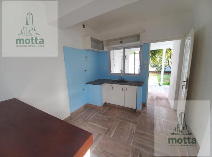 Venta Casa Dos Dorm con Cochera y Jardín - 4