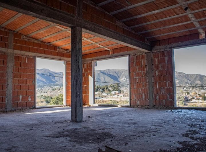Venta! Casa en La Falda con La Mejor Vista a Las Sierras - 3