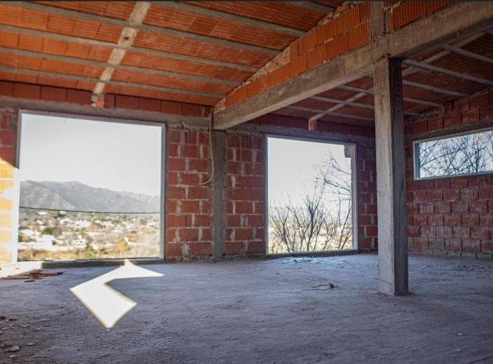 Venta! Casa en La Falda con La Mejor Vista a Las Sierras - 4