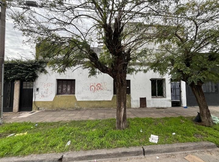 Venta en Block - Casa 3 Dorm. + Depto - Merlo - 2