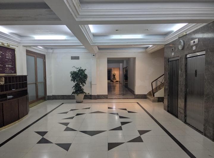 Venta de Oficina de 135 m Zona Tribunales - 2
