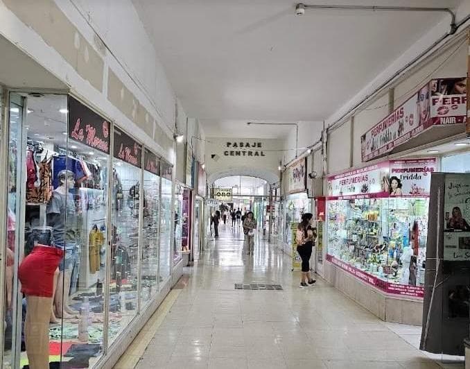 Venta de Local en Gondola Central Galería Pasaje Central Córdoba - 3
