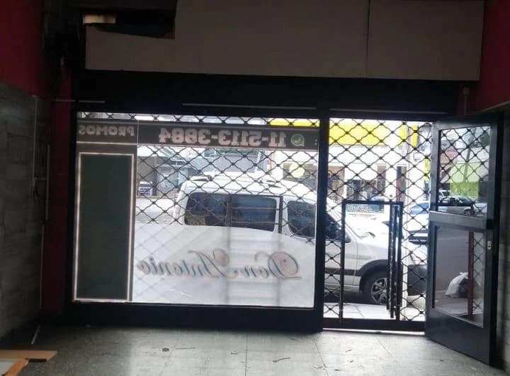 Local Comercial Sobre Av San Martin. - 4