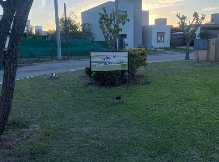 Vendo Lote en Barrio Tejas del Sur 3 - 5