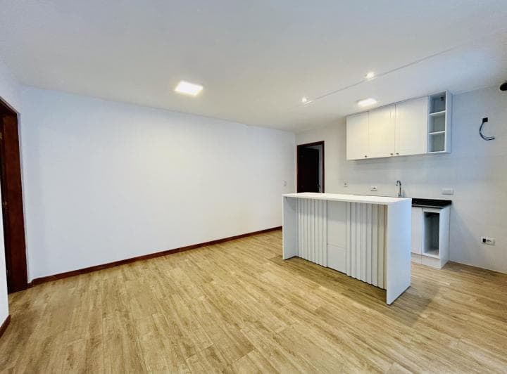 Venta Casa en Parque Burnett 3 Dorm., 2 Baños - 4