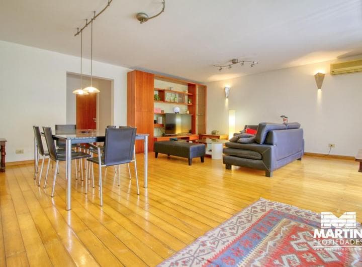 Departamento en Venta de 4 Ambientes en Martínez con Balcón y Dos Cocheras - 2