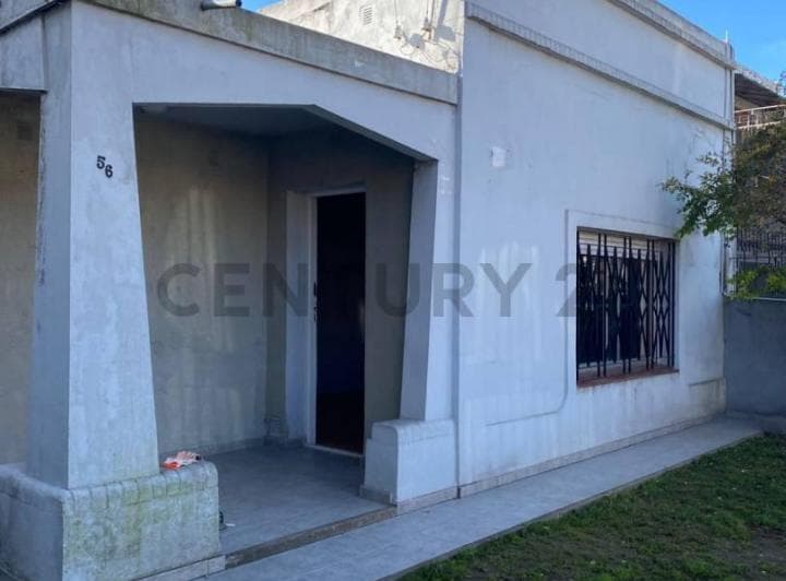 Venta Casa 2 Dorm. Burzaco Parque Cochera - 2