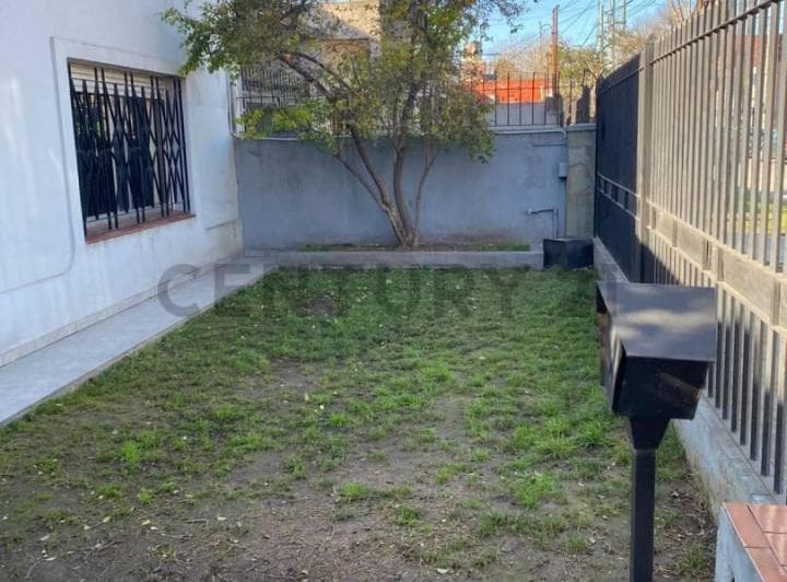 Venta Casa 2 Dorm. Burzaco Parque Cochera - 3