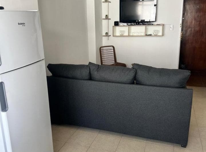 Departamento Dos Ambientes con Balcón en Venta. Zona La Perla. - 2