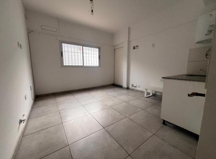Depto 2 Ambientes con Patio // Jose Ingenieros 3713 - 5