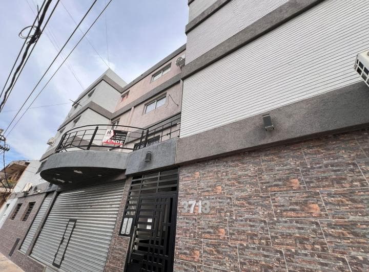 Depto 2 Ambientes con Patio // Jose Ingenieros 3713 - 2
