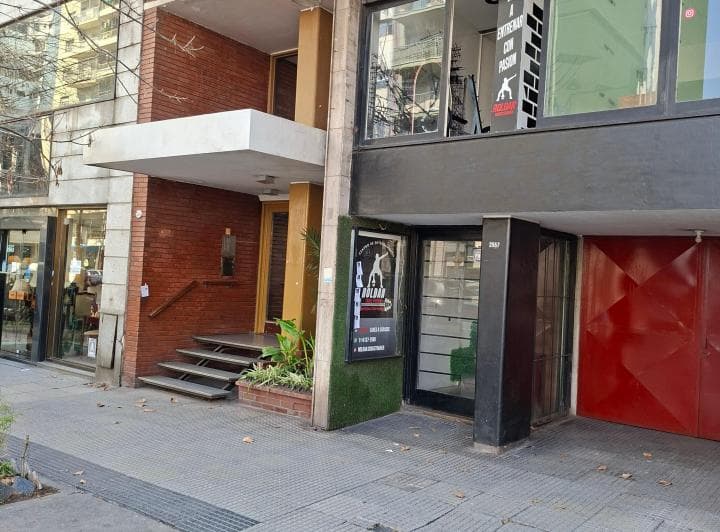 Av Belgrano 2561 Entre Alberti y Saavedra. - 3