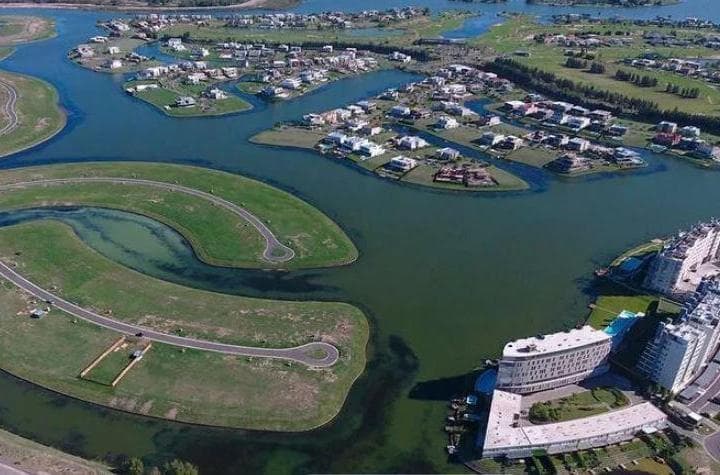 Terreno en Venta Al Lago Central en La Isla, Nordelta - 5