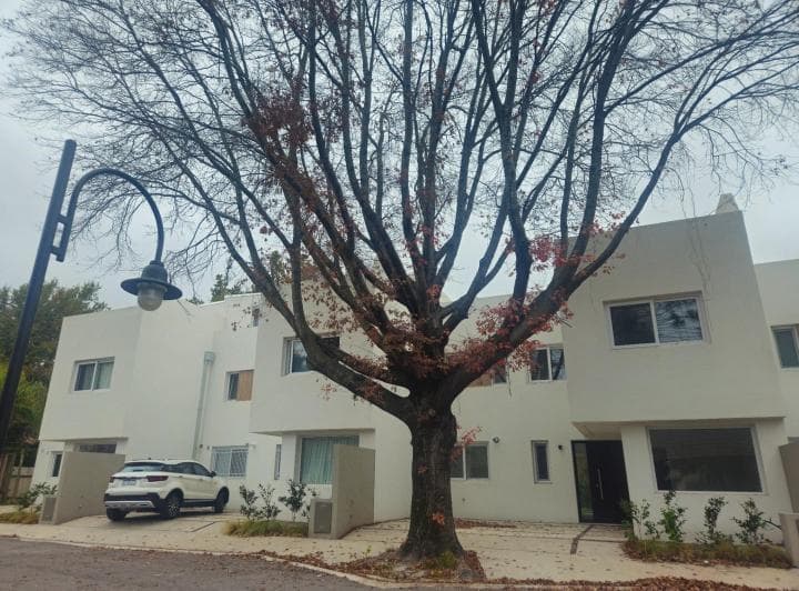 Venta Casa Townhouse 5 Ambientes Complejo Cerrado San Isidro - 3