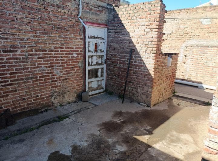 Venta Casa 3 Dorm. Escritura Z/plaza Unión Latinoamericanaenvillacorina U$s40.000. - 5