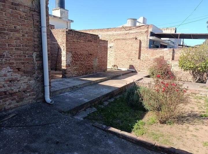 Venta Casa 3 Dorm. Escritura Z/plaza Unión Latinoamericanaenvillacorina U$s40.000. - 4