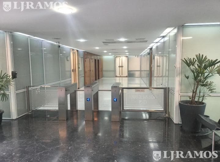 Alquiler de Oficina de 220 m² en Martínez - 4