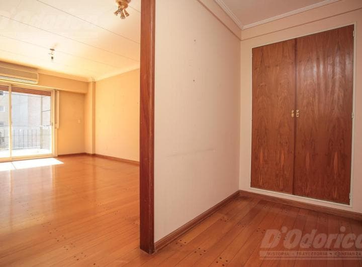 Departamento en Venta de 3 Dorm. con 2 Cocheras y Dependencia en Colegiales. - 4