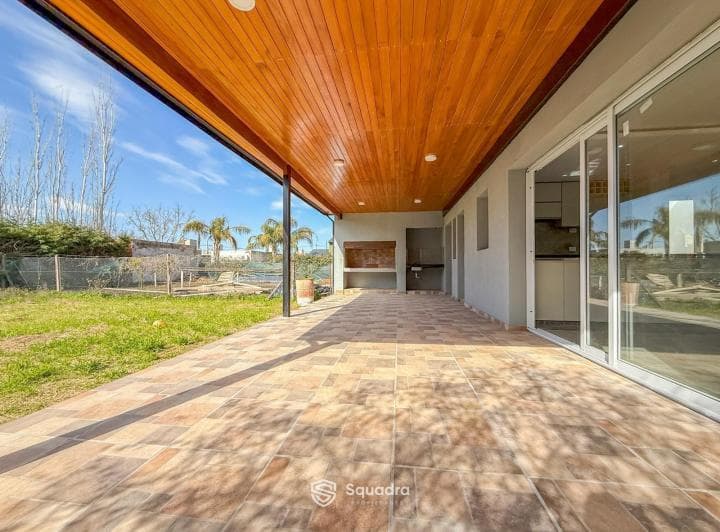 Venta | Permuta - Casa 2 Dorm., Comodín y Galeria - Tierra de Sueños 2, Roldán. - 3