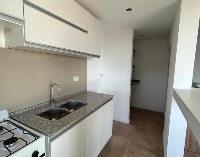 Venta - Departamento de Dos Ambientes en Berazategui - 3