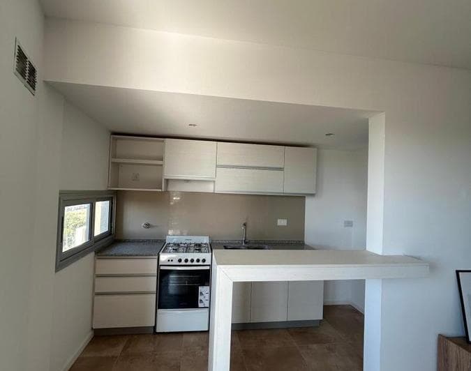 Venta - Departamento de Dos Ambientes en Berazategui - 5