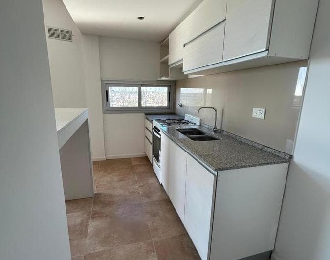 Venta - Departamento de Dos Ambientes en Berazategui - 4