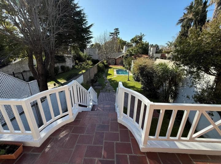 Importante Casa en Lote de 8,66 X 64 con Parque y Piscina – Banfield Oeste - 5