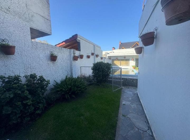 Casa 7 Ambientes Barrio Pileta Ramos Mejia - 3