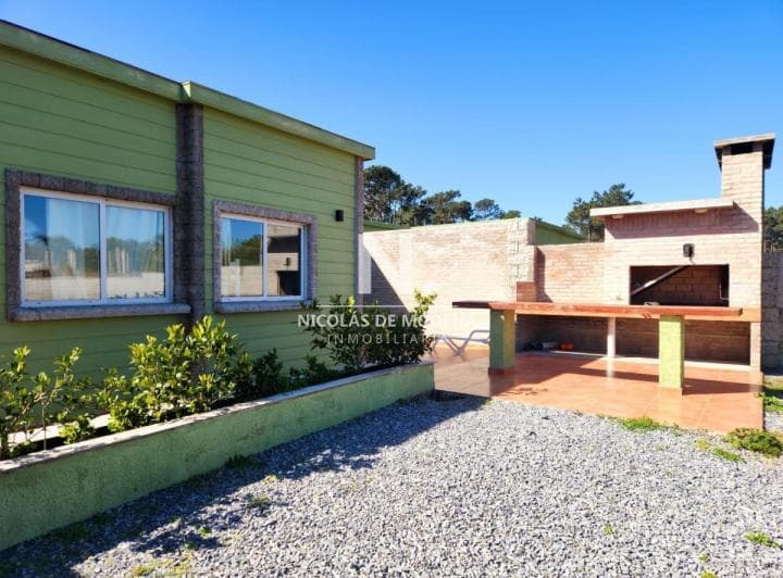Vende Casa de 3 Dorm. en Parque Burnett, con Espacios Ideales. - 3