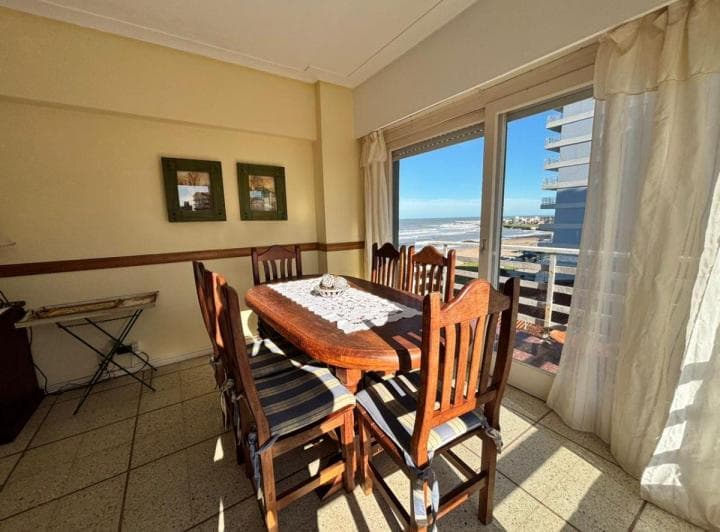Depto 2 Amb con Doble Balcón y Doble Vista, Al Mar y Ciudad, Excelente Ubicación – Zona I Miramar - 2